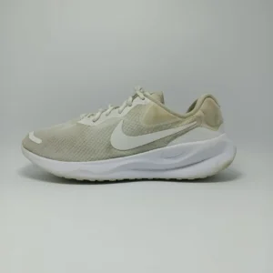 Nike Revolution 7