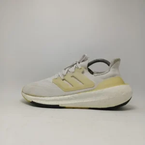 Adidas UltraBoost 22 Running Shoes